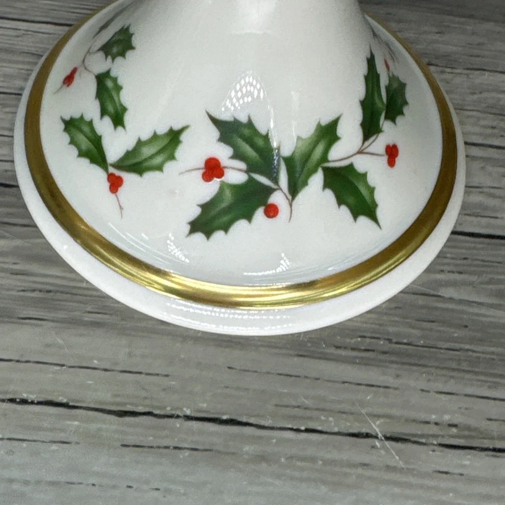 Lenox Holiday Dimension Candlestick Holders Pair Holly Berry 24k Gold Trim